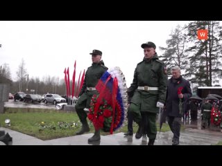 on the eve of victory day, flowers and wreaths were laid at memorials and military graves