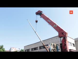 lighting poles are being dismantled on akulova street