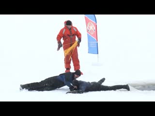 vyborg rescuers held an open lesson on the ice