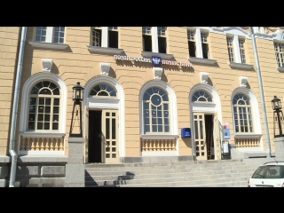 the governor appreciated the quality of the restoration of the post office building